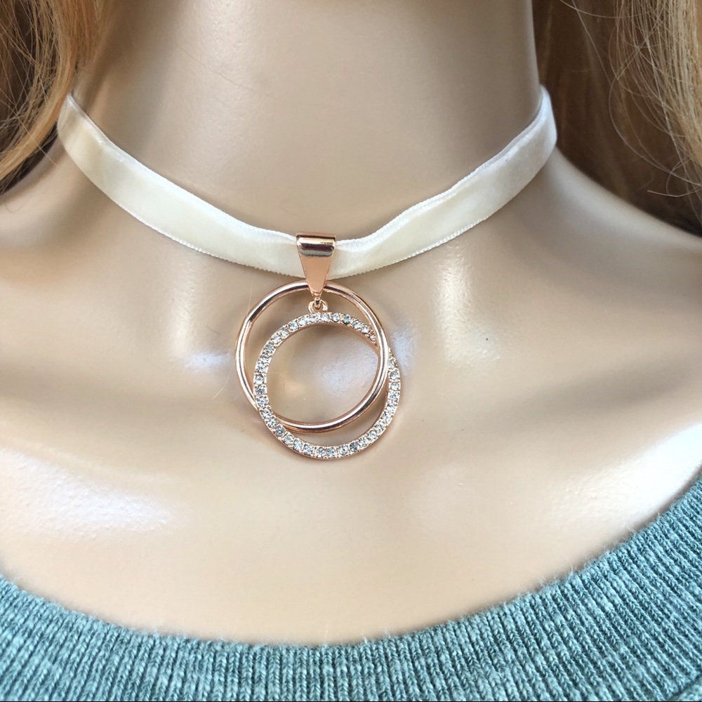 Tahari Velvet & Rose Gold Choker & Earrings 🌹
